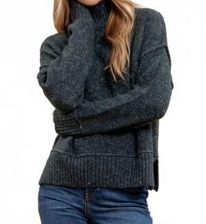 NEW BLU PEPPER winter haven sweater in hunter green